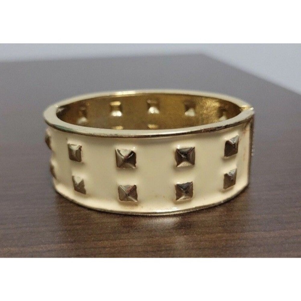 Vintage Ivory Enamel Gold Tone Hinged Studded Patterned Clamper Bangle Bracelet